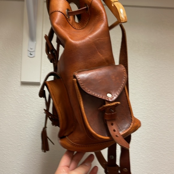 Beautiful handmade leather backpack - Picture 3 of 6
